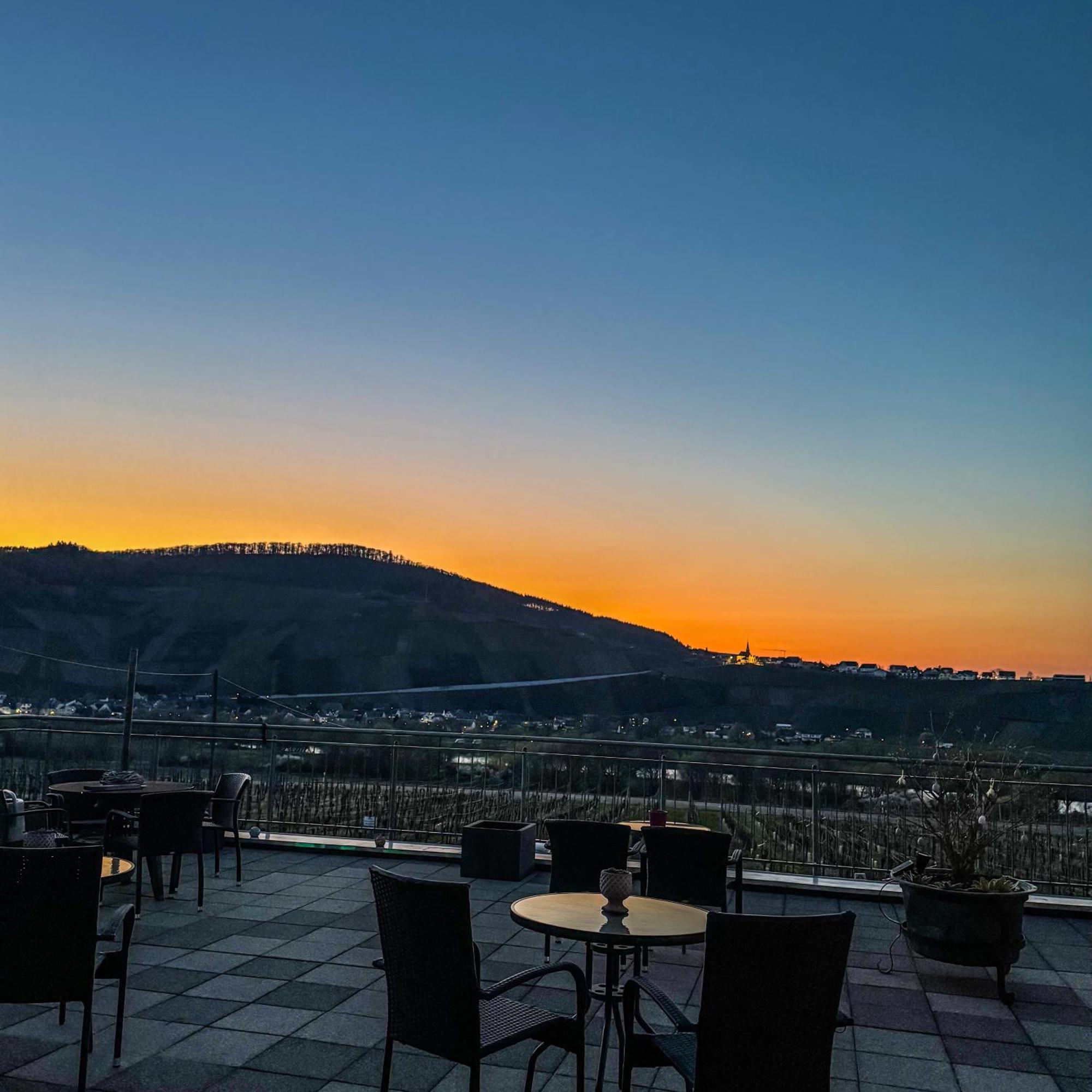 Weingut Tiliahof Bed & Breakfast Brauneberg Exterior photo
